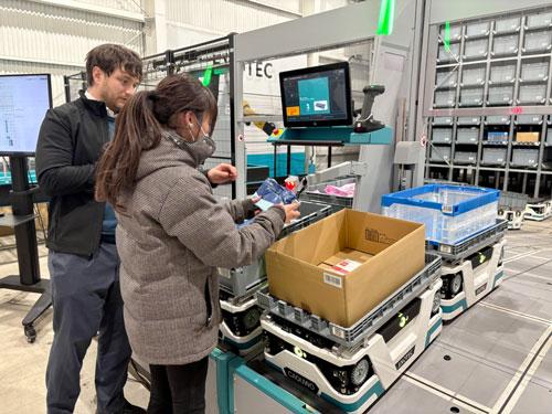 商品の写真と数量が画面に表示されるため、仕分けしやすい